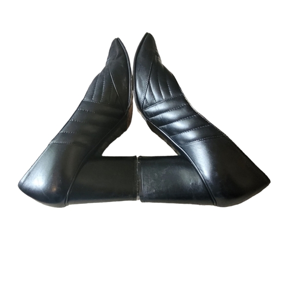 Donald Pliner Black Quilted Leather Pointed Toe Block Heel Pumps Size 8M - Picture 6 of 10